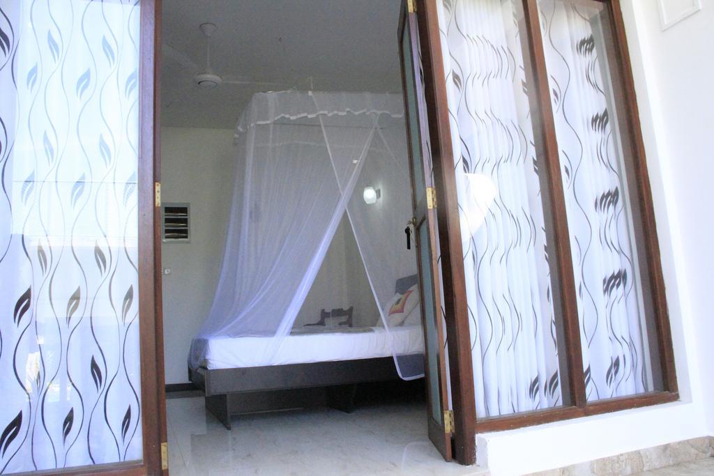 Hotel Neptune Bay Unawatuna Beach الغرفة الصورة